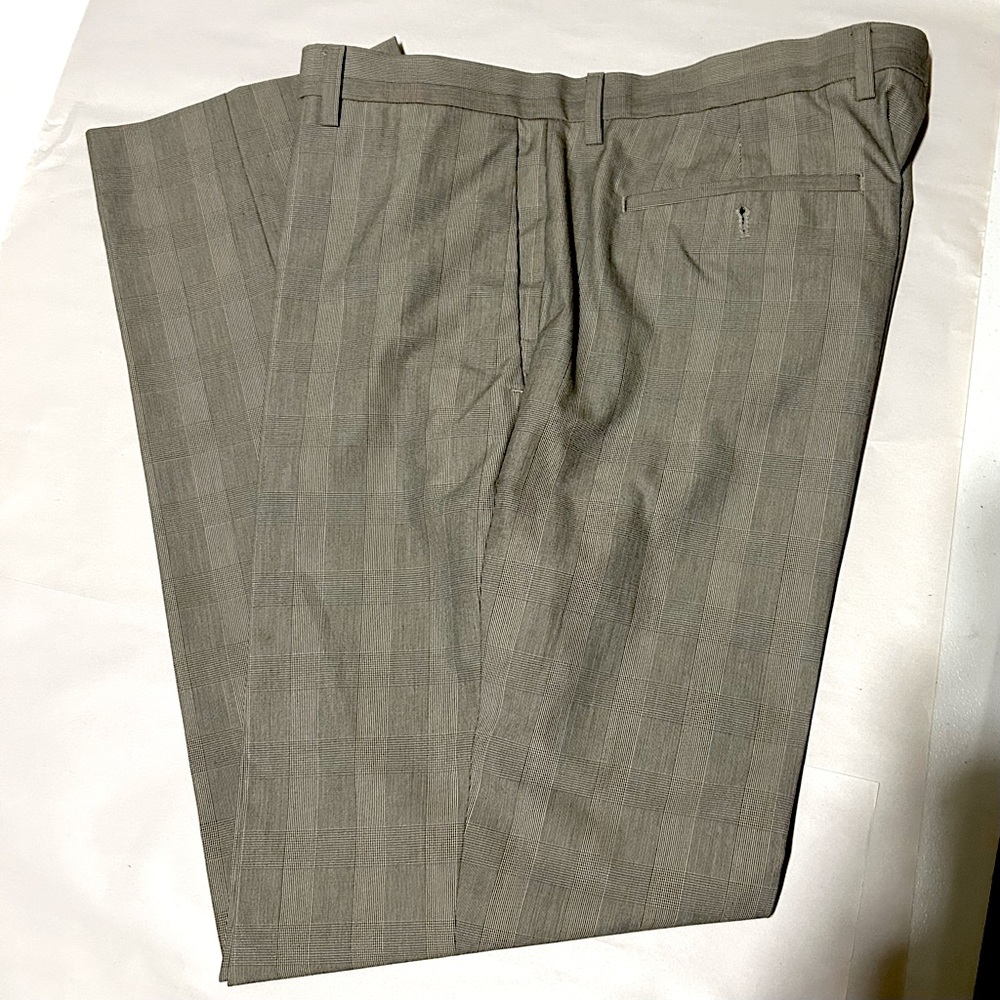 Banana Republic Men's W34 L32 Beige Non Iron Slim Fit Pants
